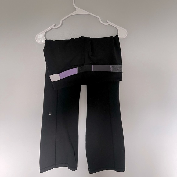 Lululemon Groove Pant Reversible black to purple colour block band sz 6 - Picture 5 of 11